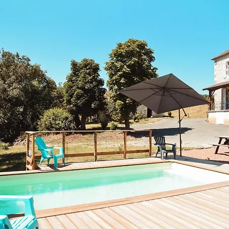 Holiday home Maison De Campagne, Bord De Lac, Piscine, Billard 11 Per *