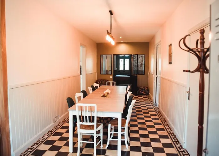 Maison De Campagne, Bord De Lac, Piscine, Billard 11 Per *